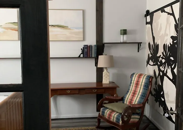 Private Rooms, Shared Bath In A Private Home Minutes From Logan Airport
